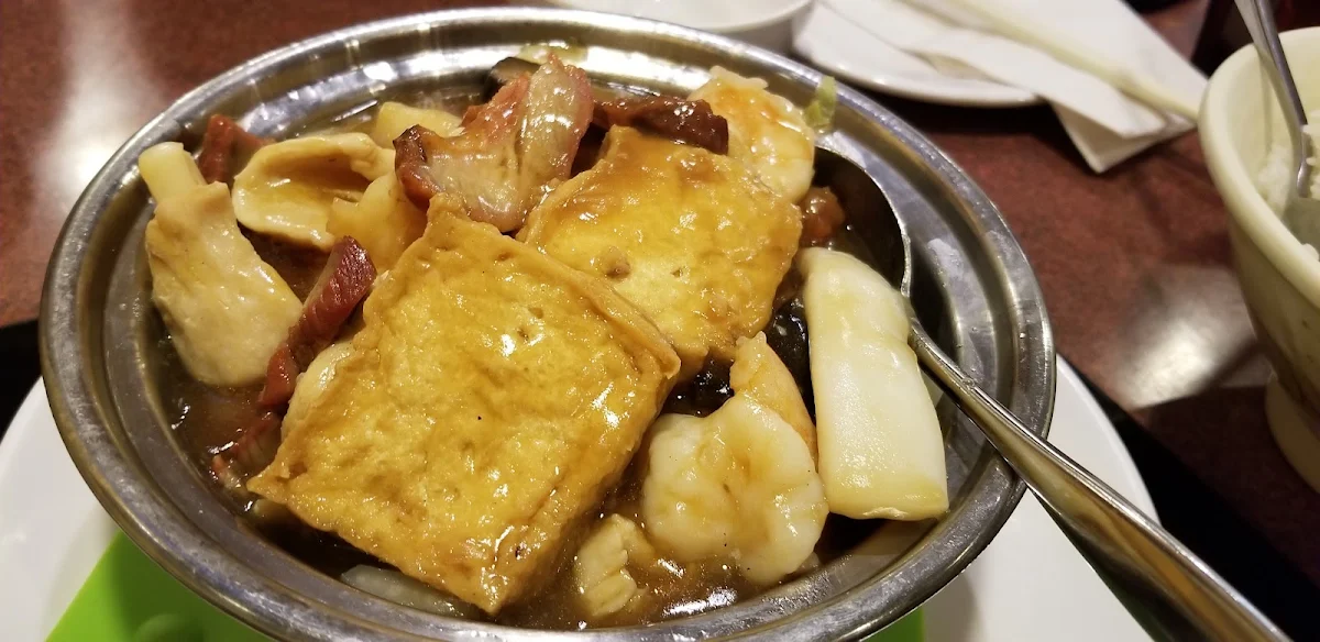 Mixed Meat with Braised Tofu Hot Pot 八珍豆腐煲
